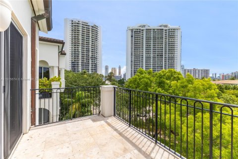 Condo in Aventura, Florida, 3 bedrooms  № 1145628 - photo 8