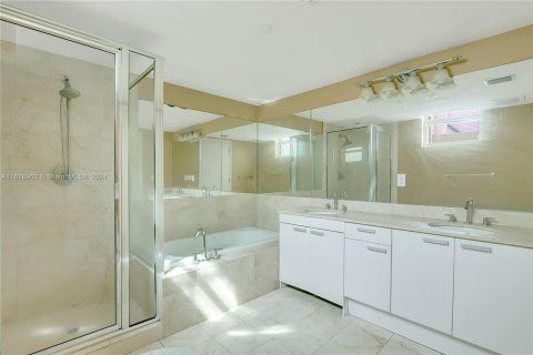 Copropriété à vendre à Aventura, Floride: 2 chambres, 175.12 m2 № 1406382 - photo 23