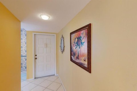 Condo in Fort Myers, Florida, 2 bedrooms  № 1085846 - photo 26