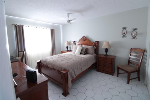 Condo in Hollywood, Florida, 2 bedrooms  № 1093783 - photo 7