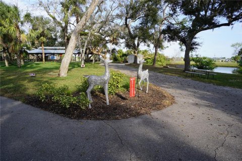 Купить земельный участок в Пунта-Горда, Флорида № 926088 - фото 8