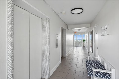 Copropriété à vendre à Fort Lauderdale, Floride: 1 chambre, 69.68 m2 № 330838 - photo 1