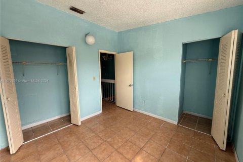 Touwnhouse à vendre à Hialeah, Floride: 2 chambres, 83.24 m2 № 1398228 - photo 13