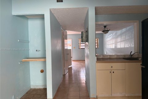 Townhouse in Hialeah, Florida 2 bedrooms, 83.24 sq.m. № 1398228 - photo 18