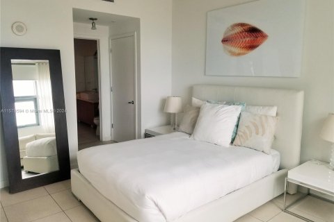 Condo in Miami, Florida, 2 bedrooms  № 1150985 - photo 13