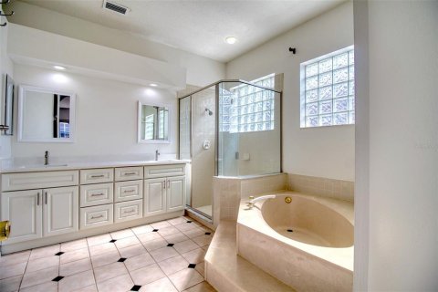 Villa ou maison à vendre à Tampa, Floride: 4 chambres, 242.75 m2 № 1314455 - photo 18