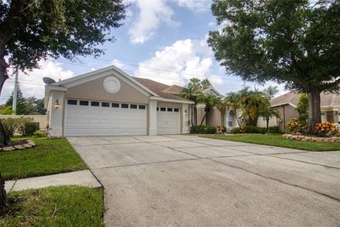 Villa ou maison à vendre à Tampa, Floride: 4 chambres, 242.75 m2 № 1314455 - photo 2