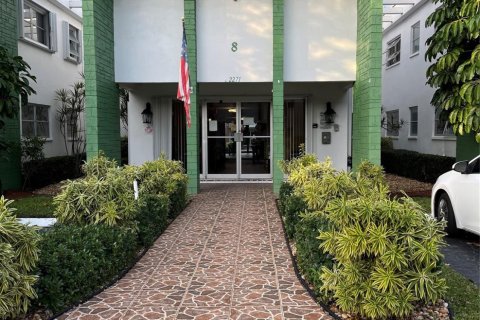 Condo in Lauderhill, Florida, 2 bedrooms  № 972861 - photo 7