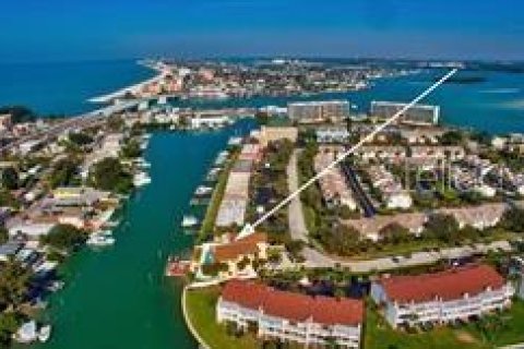 Condominio en venta en Treasure Island, Florida, 3 dormitorios, 151.99 m2 № 462423 - foto 25