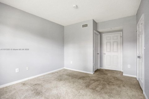 Condominio en venta en Pembroke Pines, Florida, 2 dormitorios, 104.98 m2 № 1236967 - foto 13