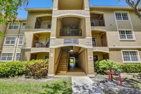 Condominio en venta en Pembroke Pines, Florida, 2 dormitorios, 104.98 m2 № 1236967 - foto 7