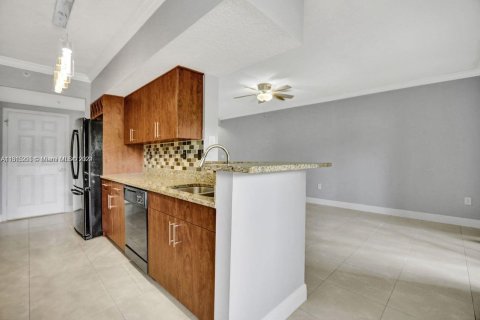 Condominio en venta en Pembroke Pines, Florida, 2 dormitorios, 104.98 m2 № 1236967 - foto 25