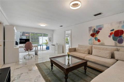 Villa ou maison à vendre à Coral Gables, Floride: 6 chambres, 299.52 m2 № 920673 - photo 28