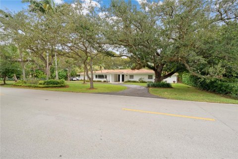 Villa ou maison à vendre à Coral Gables, Floride: 6 chambres, 299.52 m2 № 920673 - photo 5