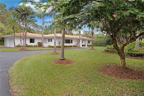 Villa ou maison à vendre à Coral Gables, Floride: 6 chambres, 299.52 m2 № 920673 - photo 3