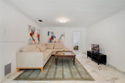 Casa en venta en Coral Gables, Florida, 6 dormitorios, 299.52 m2 № 920673 - foto 30