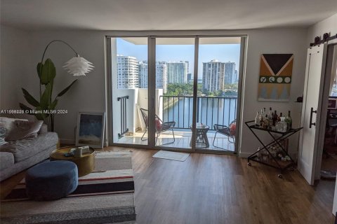 Condo in Aventura, Florida, 2 bedrooms  № 1385762 - photo 8