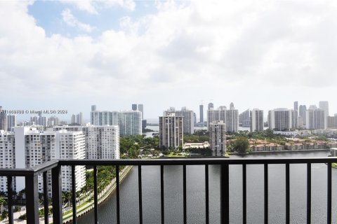 Condominio en venta en Aventura, Florida, 2 dormitorios, 99.68 m2 № 1385762 - foto 2