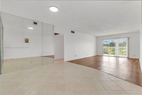 Copropriété à vendre à Coconut Creek, Floride: 2 chambres, 107.4 m2 № 1385763 - photo 2