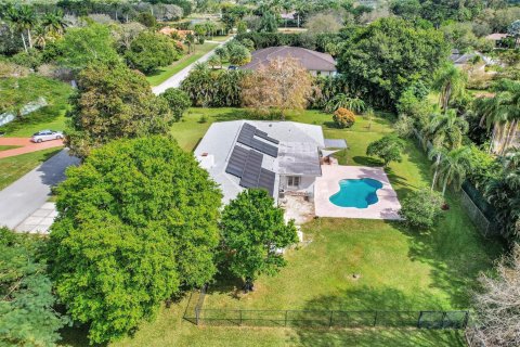 Villa ou maison à vendre à Davie, Floride: 4 chambres, 265.33 m2 № 1014033 - photo 2