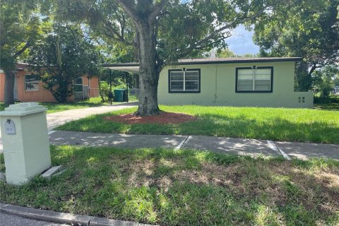 House in Orlando, Florida 2 bedrooms, 66.33 sq.m. № 1363994 - photo 2