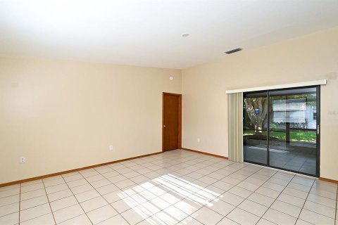 House in Sarasota, Florida 3 bedrooms, 121.14 sq.m. № 1364001 - photo 6