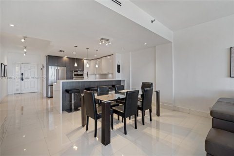 Condominio en alquiler en Fisher Island, Florida, 3 dormitorios, 170.75 m2 № 11953 - foto 6