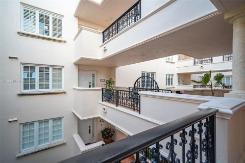 Copropriété à louer à Fisher Island, Floride: 3 chambres, 170.75 m2 № 11953 - photo 21