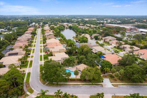 House in Palm City, Florida 5 bedrooms, 331.29 sq.m. № 1179567 - photo 7