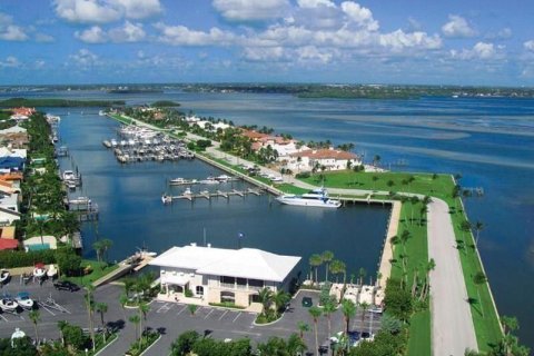 Condominio en venta en Stuart, Florida, 3 dormitorios, 283.72 m2 № 349459 - foto 9