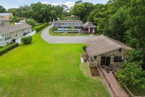 House in Tampa, Florida 7 bedrooms, 399.02 sq.m. № 1393729 - photo 5