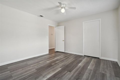 Casa en venta en Tampa, Florida, 7 dormitorios, 399.02 m2 № 1393729 - foto 30