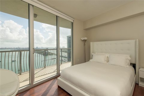 Condo in Miami, Florida, 2 bedrooms  № 461874 - photo 15