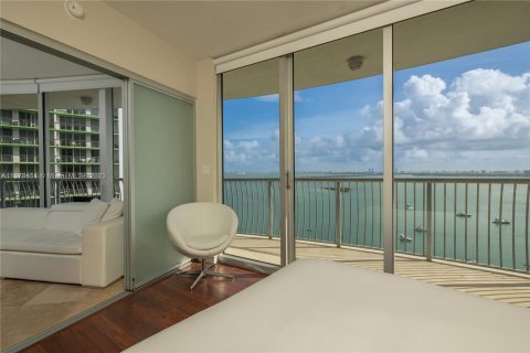 Condo in Miami, Florida, 2 bedrooms  № 461874 - photo 16