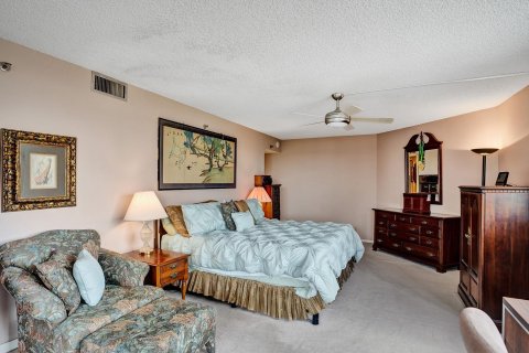 Condo in Hillsboro Beach, Florida, 3 bedrooms  № 842002 - photo 28