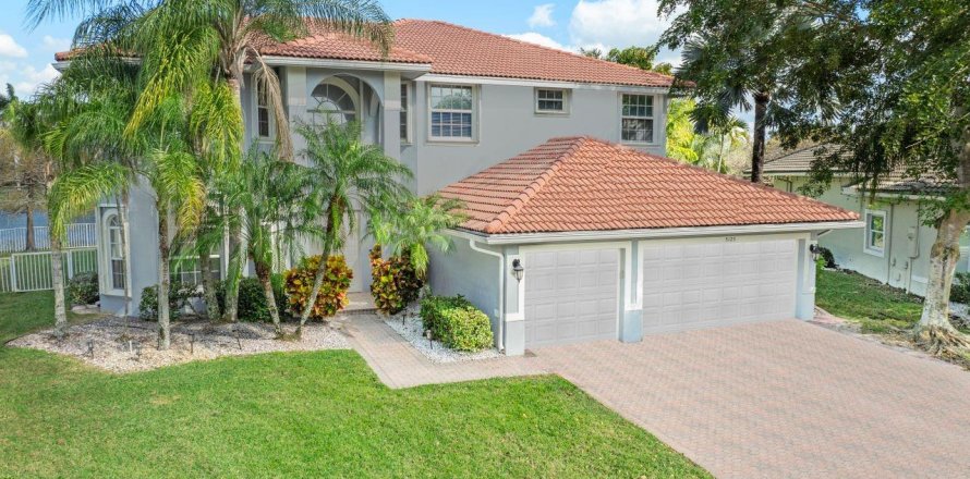 House in Coral Springs, Florida 5 bedrooms, 304.63 sq.m. № 1183363