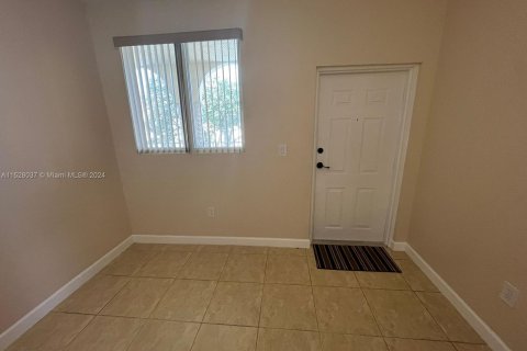 Condominio en venta en Homestead, Florida, 3 dormitorios, 99.96 m2 № 991652 - foto 4