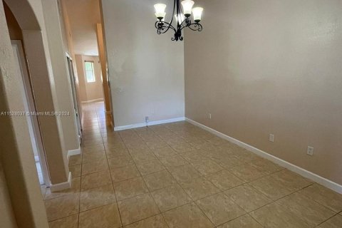 Condominio en venta en Homestead, Florida, 3 dormitorios, 99.96 m2 № 991652 - foto 5