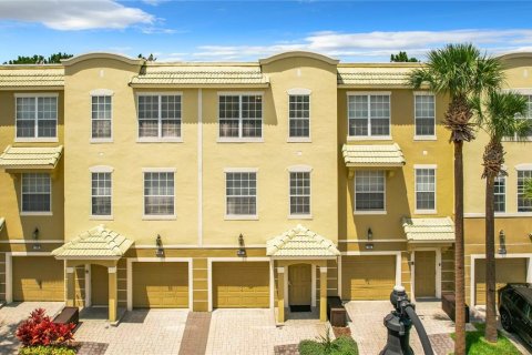 Condominio en venta en Orlando, Florida, 3 dormitorios, 161.74 m2 № 1205873 - foto 2