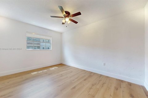 Condo in Fort Myers, Florida, 2 bedrooms  № 1091511 - photo 24