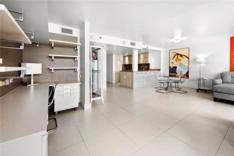 Copropriété à vendre à Miami Beach, Floride: 2 chambres, 96.06 m2 № 1095193 - photo 18