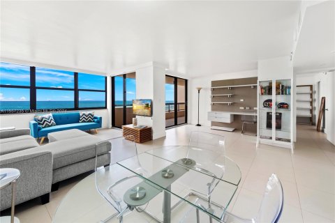 Copropriété à vendre à Miami Beach, Floride: 2 chambres, 96.06 m2 № 1095193 - photo 10