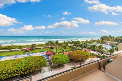 Copropriété à vendre à Miami Beach, Floride: 2 chambres, 96.06 m2 № 1095193 - photo 2