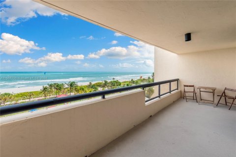 Copropriété à vendre à Miami Beach, Floride: 2 chambres, 96.06 m2 № 1095193 - photo 19