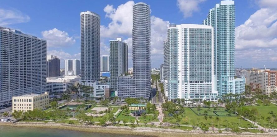 Apartamento en ARIA ON THE BAY en Miami, Florida 1 dormitorio, 69 m2 № 102572