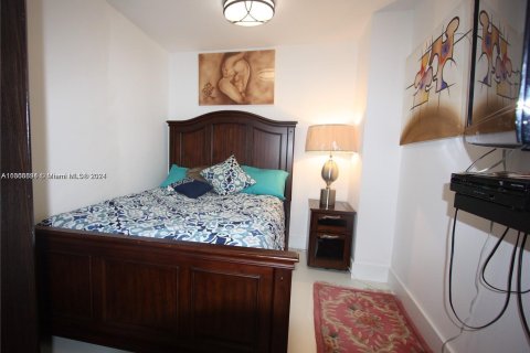 Condo in Miami Beach, Florida, 2 bedrooms  № 1223036 - photo 13