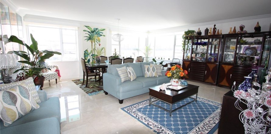 Condo in Miami Beach, Florida, 2 bedrooms  № 1223036