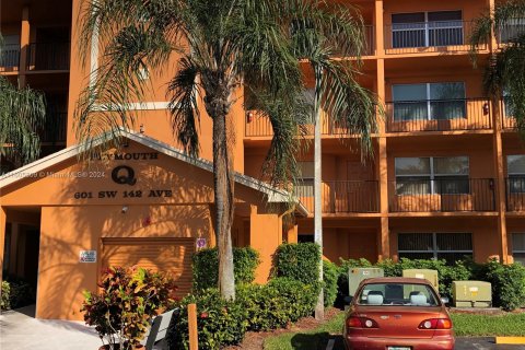 Condominio en venta en Pembroke Pines, Florida, 2 dormitorios, 112.13 m2 № 1226343 - foto 1