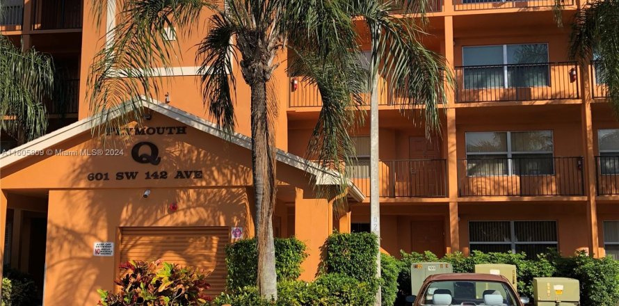 Condominio en Pembroke Pines, Florida, 2 dormitorios  № 1226343