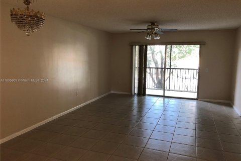 Condominio en venta en Pembroke Pines, Florida, 2 dormitorios, 112.13 m2 № 1226343 - foto 6